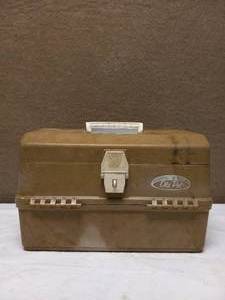 VINTAGE OLD PAL TACKLE BOX WITH GEAR