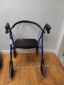 DUET ROLLATOR TRANSPORT CHAIR