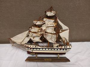 MODEL SAILING SHIP