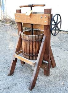 lot 342 image: Antique Apple Press