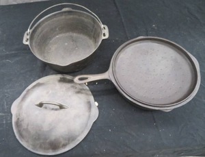 COOKING POT WITH CAST IRON PAN