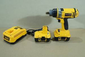DeWalt Swissfloat DrillDriverHammerdrill with 2 Batteries and Charger