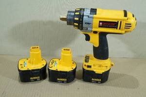 DeWalt Swissfloat DrillDriverHammerdrill with 3 Batteries