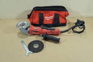 Milwaukee Grinder with Carry Bag