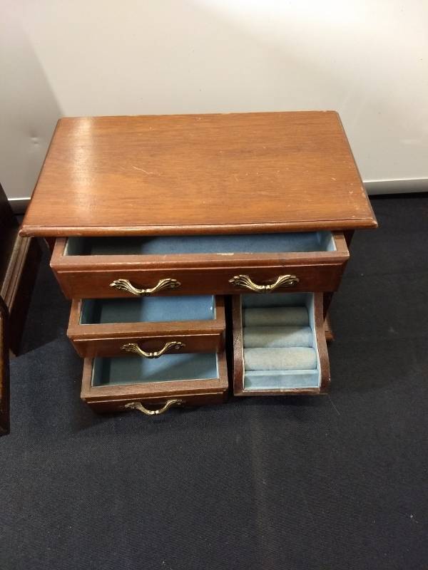lot 61 image: Wooden Jewelry Armoire Box 11 Jewelry Box Glass Door