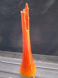 lot 3 image: Stretch Vase