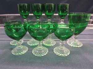 lot 4 image: Bubble Green Stemware
