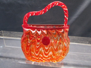 lot 15 image: Purse Shaped Vase