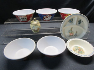 lot 29 image: Childs Dishes
