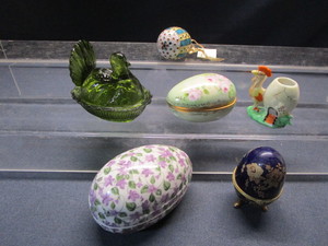 lot 30 image: Ceramic Eggs