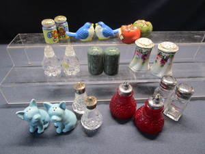 lot 35 image: Salt & Peppers