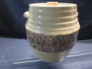 lot 51 image: Antique Spongeband Cookie Jar