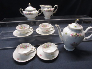 lot 62 image: Bavarian Tea Set