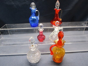 lot 107 image: Cruets