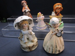 lot 124 image: Musical Figures