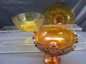 lot 128 image: Amber Bowl, Cake Stand, Compote