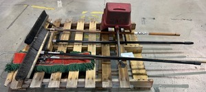 lot 1835 image: Janitorial Supplies