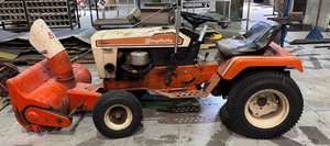 lot 1842 image: Simplicity Baron Lawn Tractor