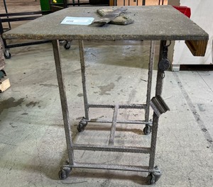 lot 1877 image: Metal Mobile Work Station
