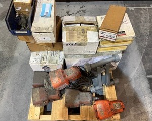 lot 1886 image: Maintenance Supplies