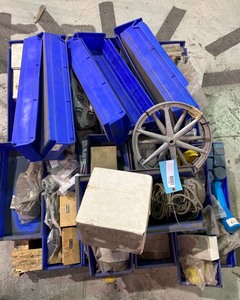 lot 1895 image: Maintenance Supplies