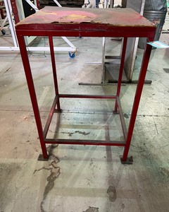 lot 2092 image: Stand