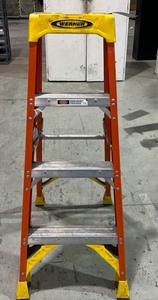 lot 115 image: 4 Ft Step Ladder