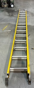 lot 153 image: Fiberglass Extension Ladder