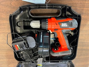 lot 151 image: B&D Battery Drill