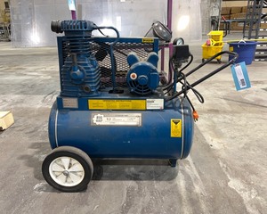 lot 101 image: 22 Gallon Air Compressor