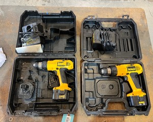 lot 2087 image: 2 Dewalt Drills (partsrepair)