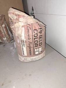 lot 136 image: Butterfield Color Uni-Mix U33 Hampshire Red Integral Concrete Colorant 30-lbs