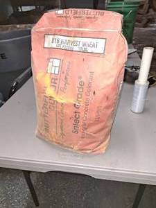 lot 174 image: Butterfield Color Uni-Mix U16 Harvest Wheat Integral Concrete Colorant 16-lbs