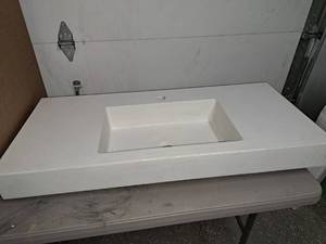 lot 117 image: Sink with Backsplash