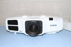 lot 11 image: Epson PowerLite 4750W Widescreen WXGA 4200 Lumen High-Definition HD LCD Projector  Home Theater Projection System