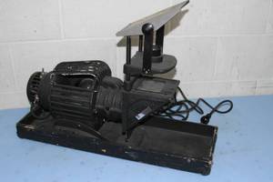 lot 47 image: Vintage Keystone View Antique Slide Projector