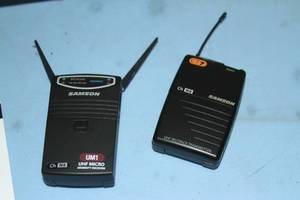 lot 62 image: Samson Small Form Factor Transmitter & Receiver Wireless Microphone  Audio System
