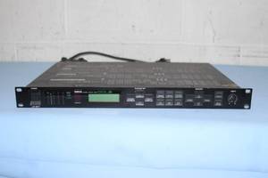 lot 118 image: Yamaha DDL3 Digital Delay Line Pro Audio Unit