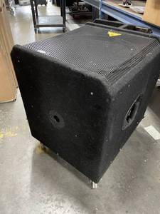 lot 103 image: Behringer EuroLive Euro Live VP1800S Professional 1600-Watt 18 Subwoofer Sub Woofer Bass Pro Audio Speaker
