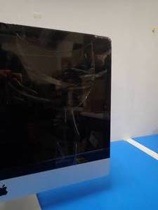Apple&nbspiMac12,2 A1312 MD063LLA AIO PC &nbspINTEL(R) CORE(TM) I7-2600 CPU  3.40GHZ  8GB DDR3 RAM  1TB HDD  256GB HDD  Cracks and chips on right side of screen  includes power cable and IOS