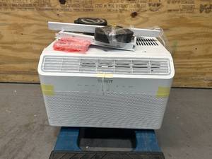 lot 44 image: TOSOT Tranquility 8,000 BTU Window Air Conditioner