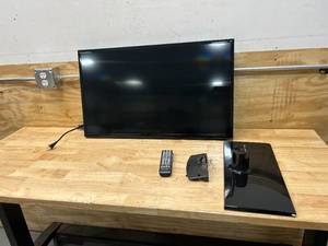 lot 29 image: SAMSUNG 32 LED TV- UN32F5000AF
