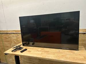 lot 35 image: VIZIO E-Series E55-C1 55-Class Full-Array Full HD Smart LED TV