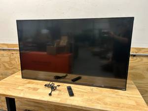lot 36 image: VIZIO E-Series E55-C1 55-Class Full-Array Full HD Smart LED TV