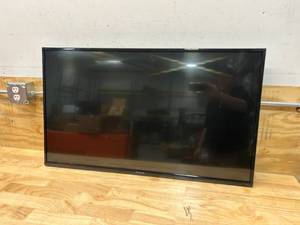 lot 37 image: PANASONIC TH-42LFE7U 42-Class Full HD Commercial LCD Display