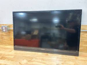 lot 39 image: INSIGNIA 42 LED TV- NS-42E470A13