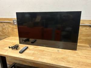 lot 40 image: SAMSUNG 40 UN40M5300 Smart TV