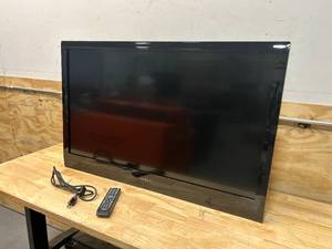 lot 50 image: INSIGNIA 42 TV (NS-42L780A12)