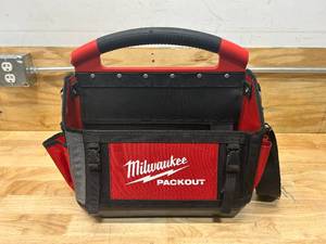 lot 77 image: MILWAUKEE 15 in. PACKOUT Tote
