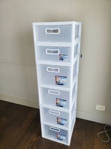 lot 41 image: Stacking Drawer Organizer